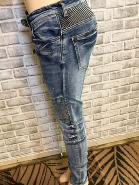 Embellish Light Wash Denim Size 28